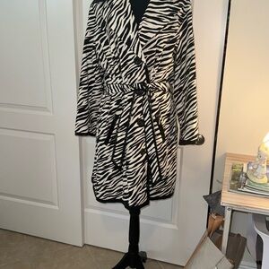 NY Collection Black and White Animal Print Trench Coat
